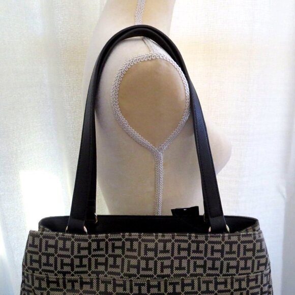 TOMMY HILFIGER. TH Monogram Brown Tote . Authentic ! $ 108.00 - Picture 6 of 12